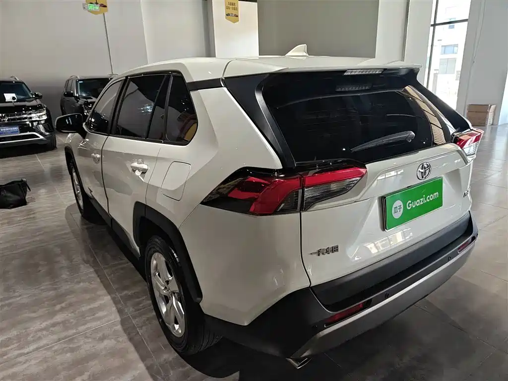 Toyota RAV4 Rongfang 2020 2.0L CVT 2WD Trend Edition фото 5