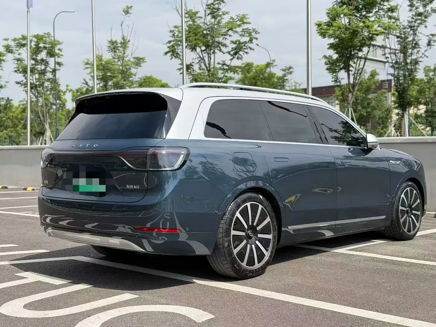 AITO Wenjie AITO M9 2024 Extended Range Ultra 42kWh 6-Seater фото 9