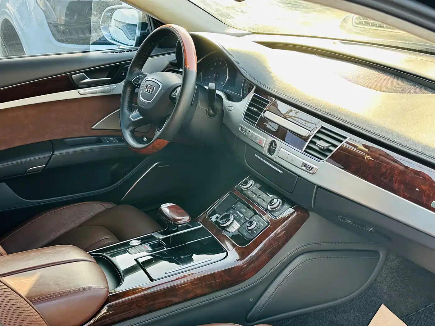 Audi A8 2013 A8L 6.3 FSI W12 quattro Flagship фото 29