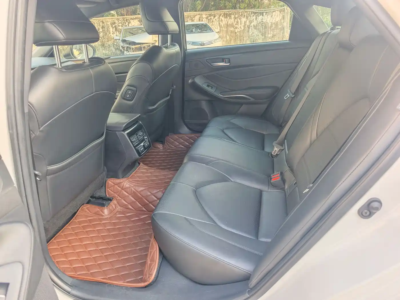 Toyota Avalon 2019 2.0L XLE Premium Edition (China VI) фото 15