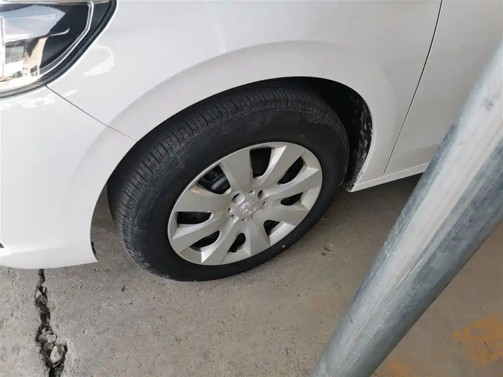 Peugeot 301 2018 1.6L Manual Comfort Edition фото 25