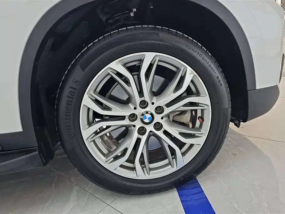 BMW X1 2019 sDrive20Li Leading Model фото 6