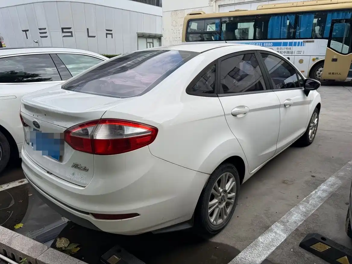 Ford Fiesta 2015 2013 Sedan 1.5L Automatic Fashion