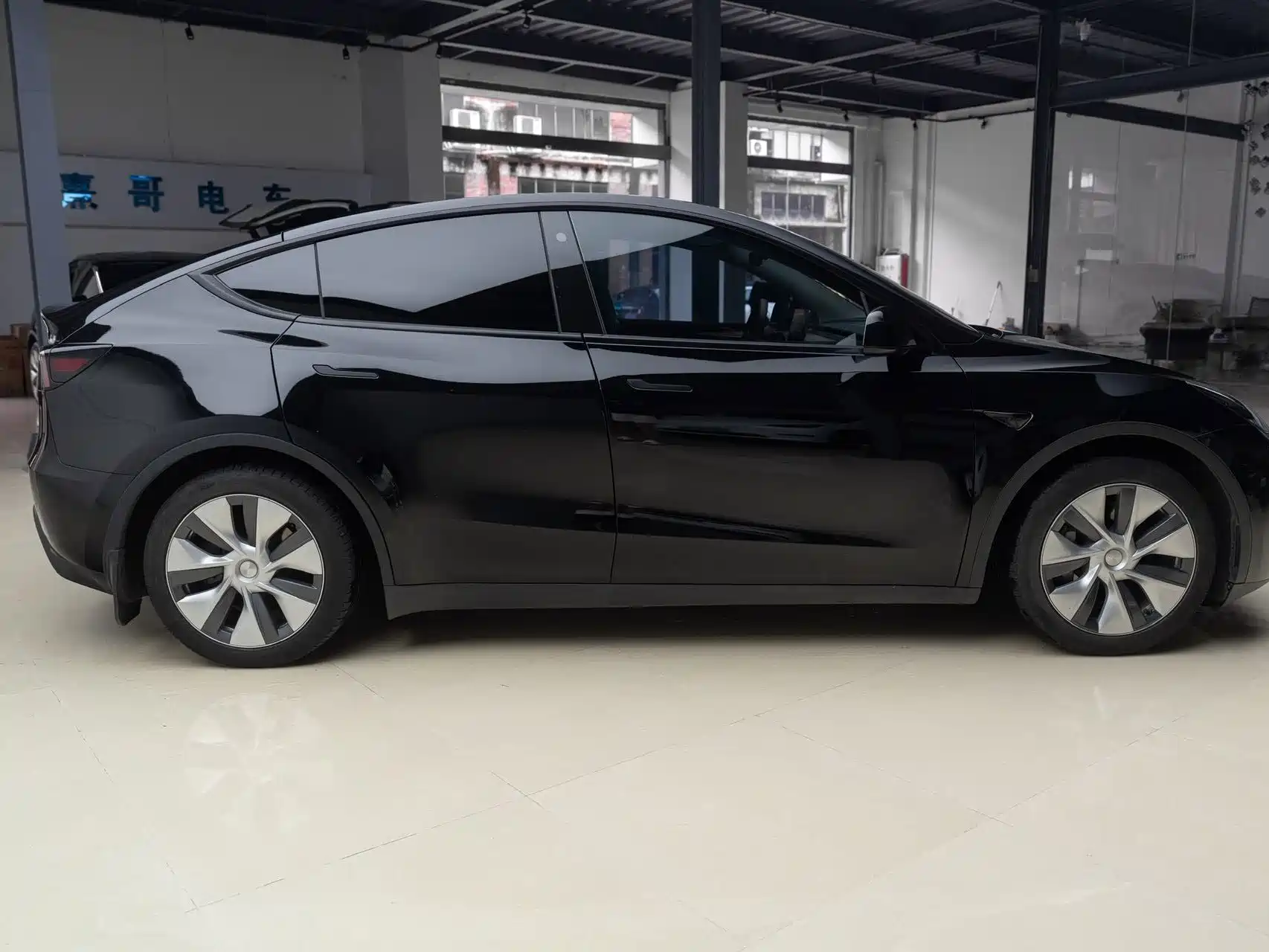 Фото 3 - Tesla Model Y