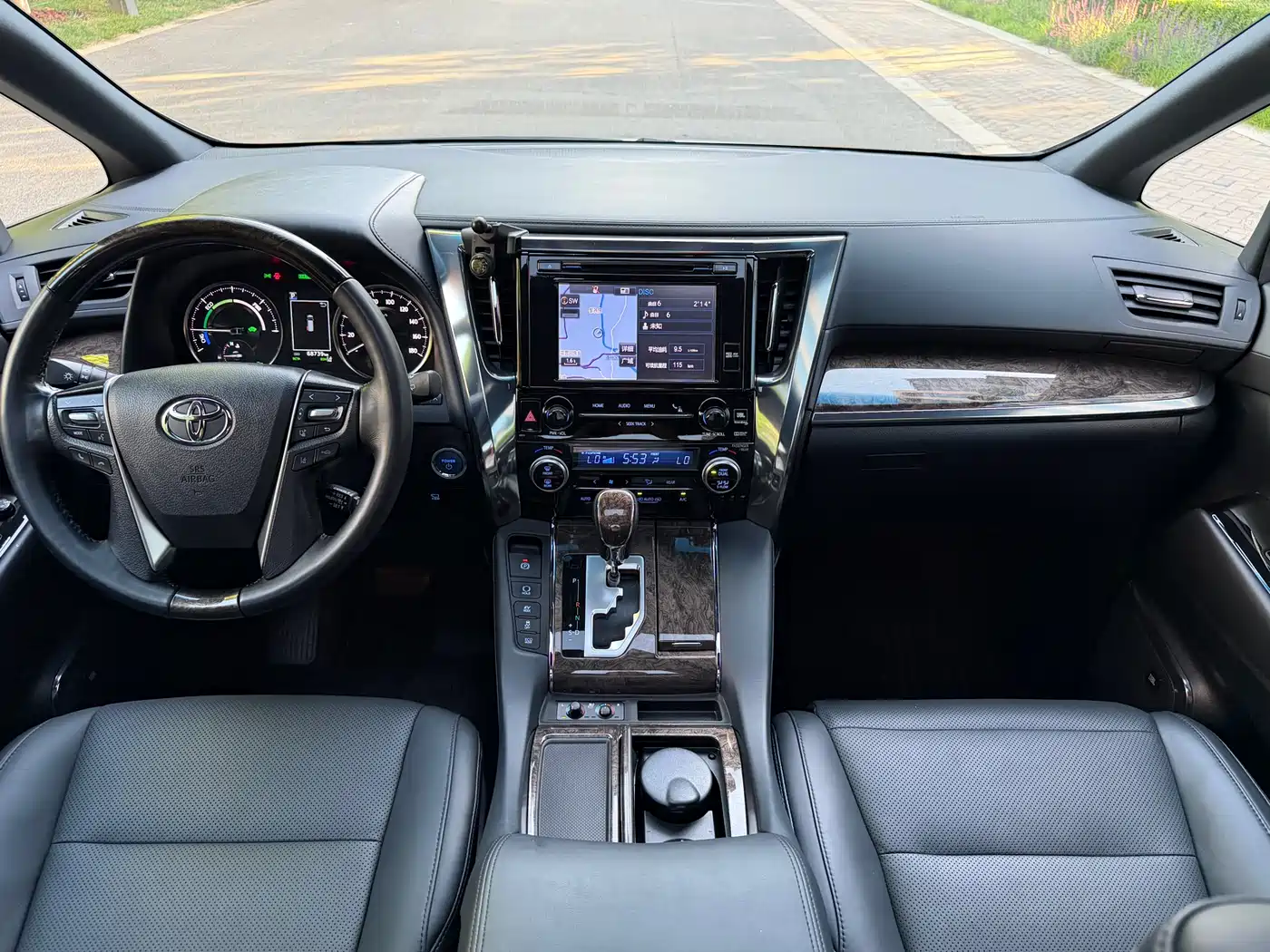 Toyota Alphard 2020 Hybrid 2.5L Premium Edition фото 9