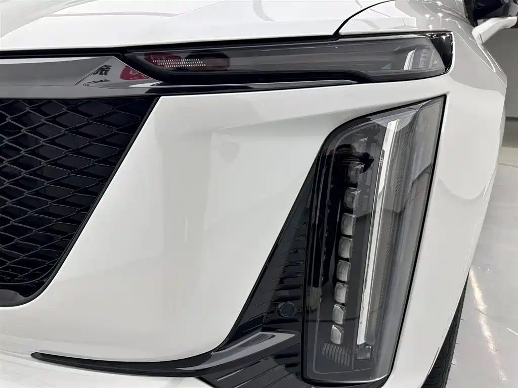 Cadillac XT5 2025 2.0T Luxury фото 27