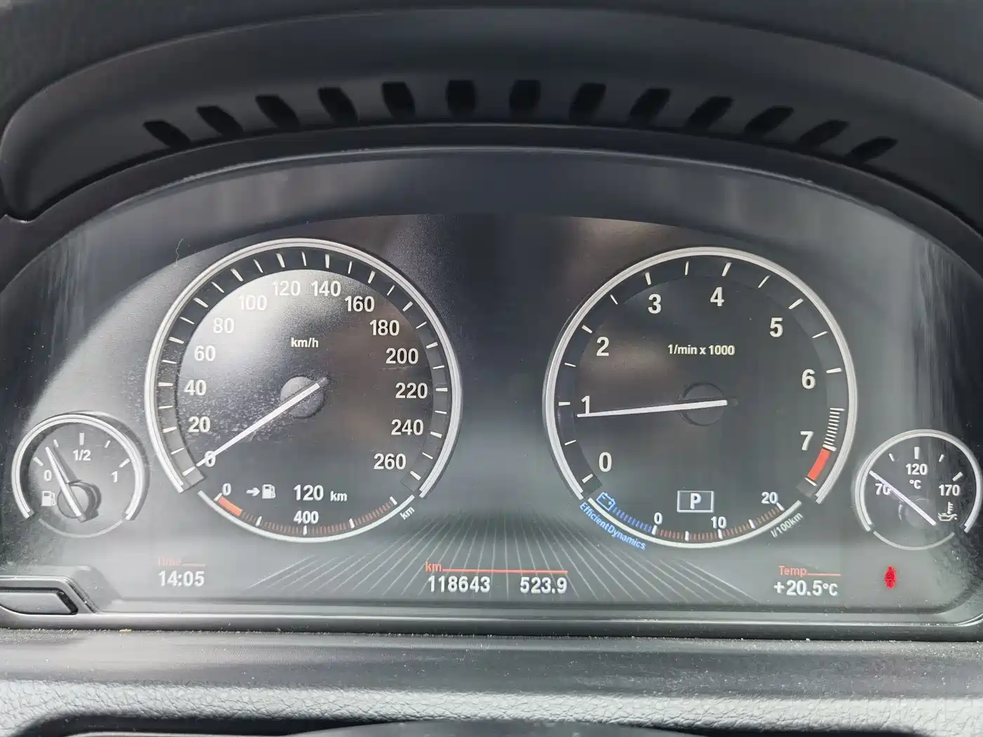 BMW 5 Series GT 2015 528i Leading фото 20