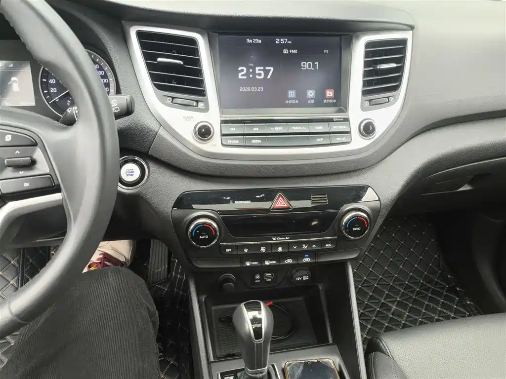Hyundai Tucson 2015 1.6T Dual Clutch 2WD Smart фото 9