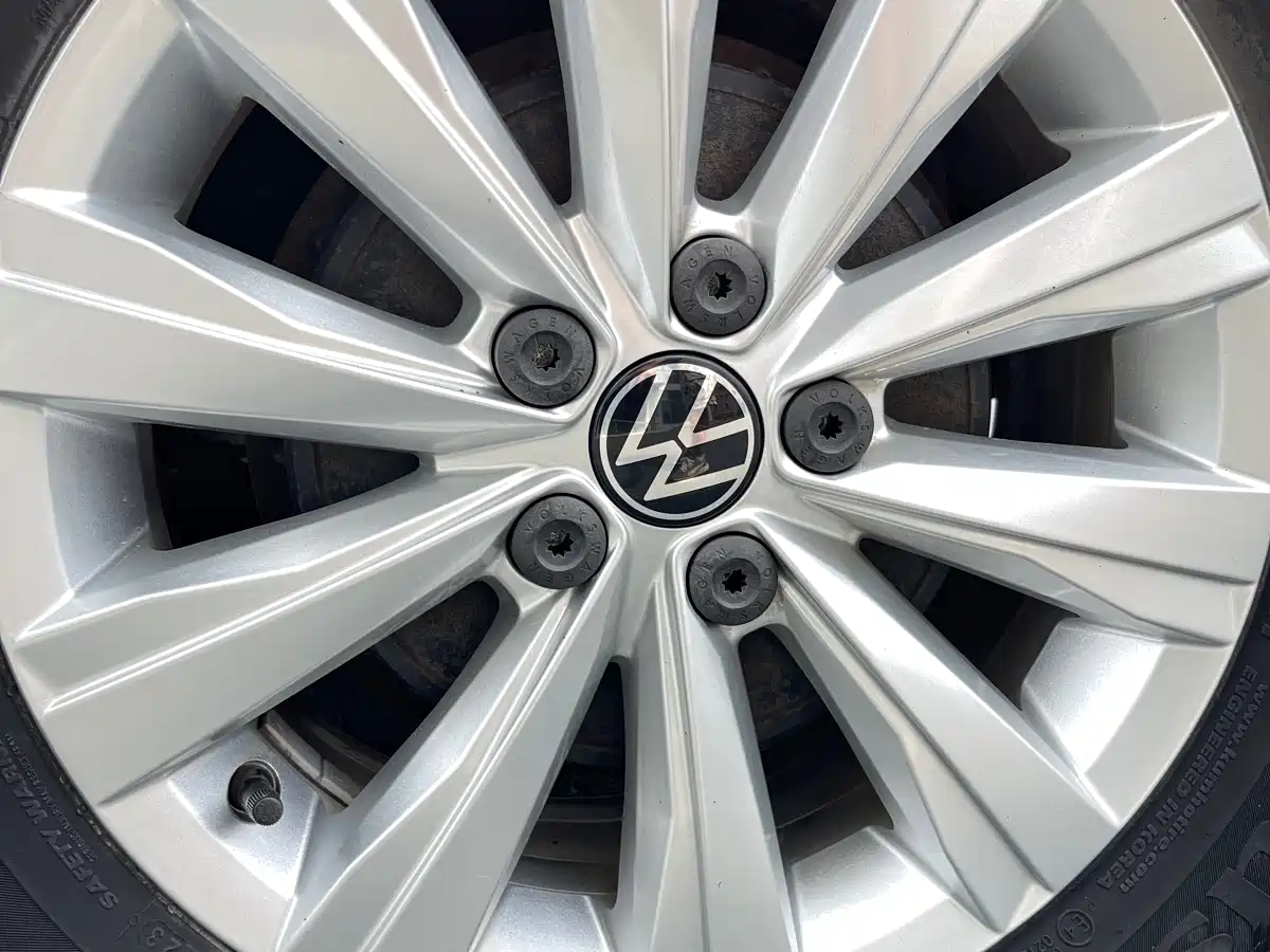 Volkswagen Lavida 2023 New Sharp 1.5L Auto Aspiration Edition фото 28