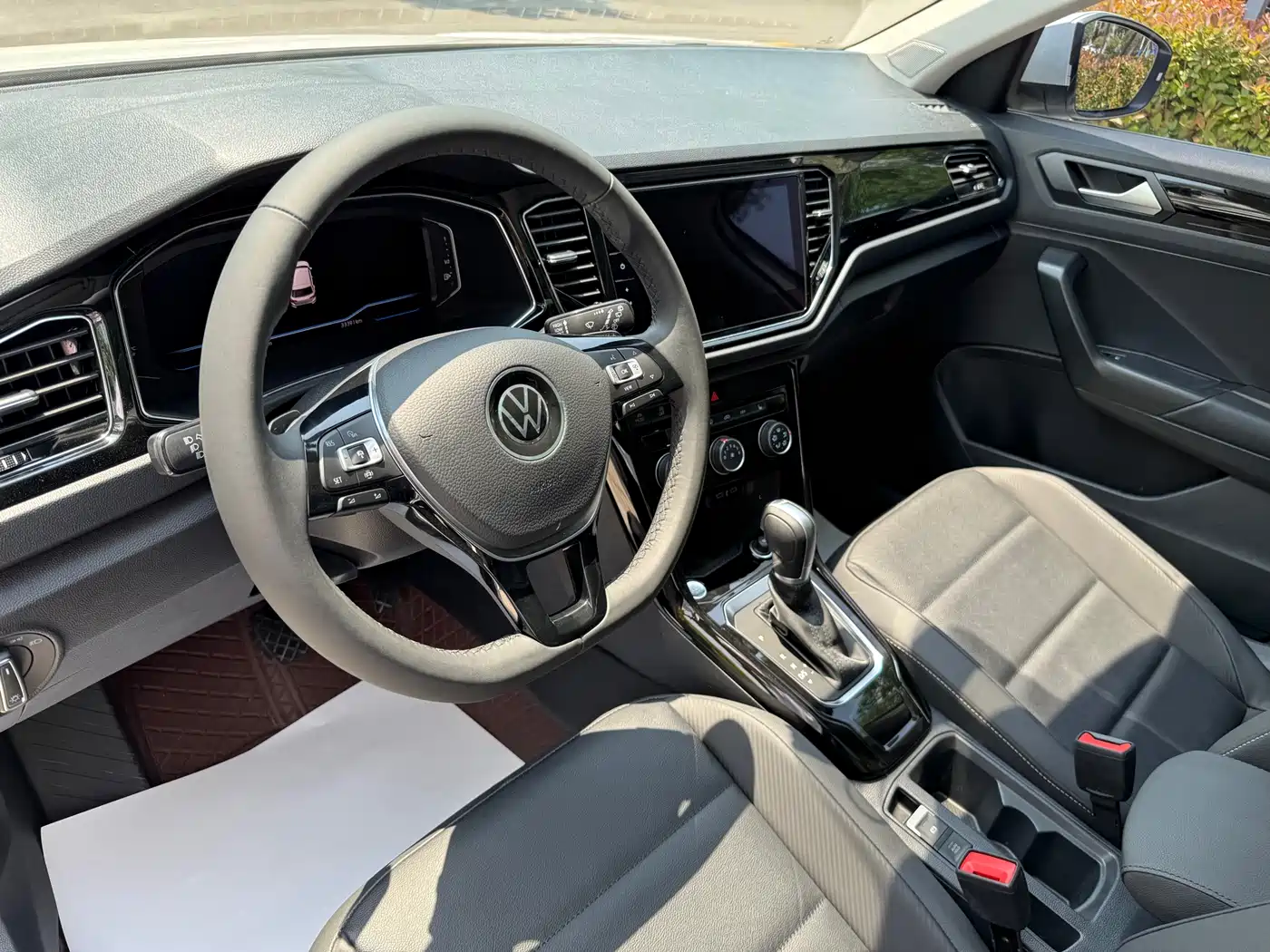 Volkswagen T-ROC 2021 280TSI DSG 2WD Comfort Smart Connect Edition фото 13