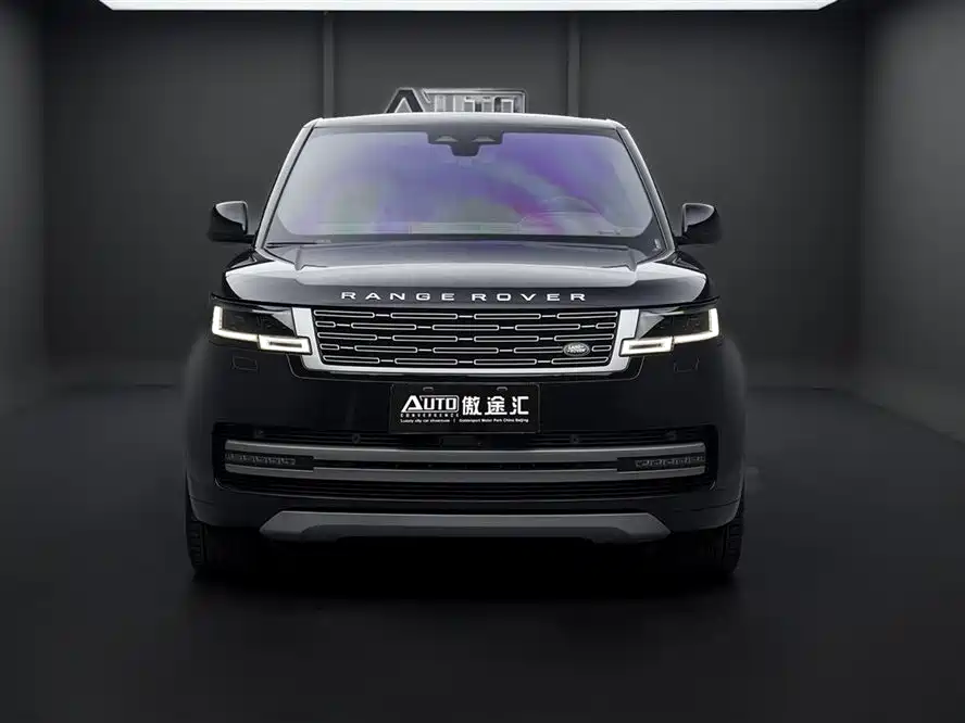 Land Rover Range Rover 2024 3.0 L6 360PS Golden Age Edition фото 2