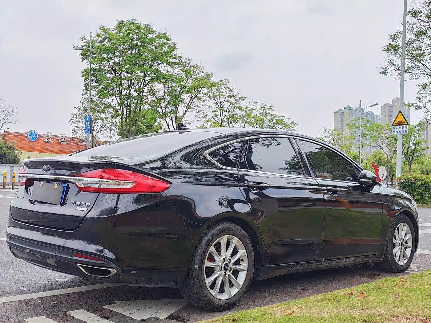 FORD MONDEO