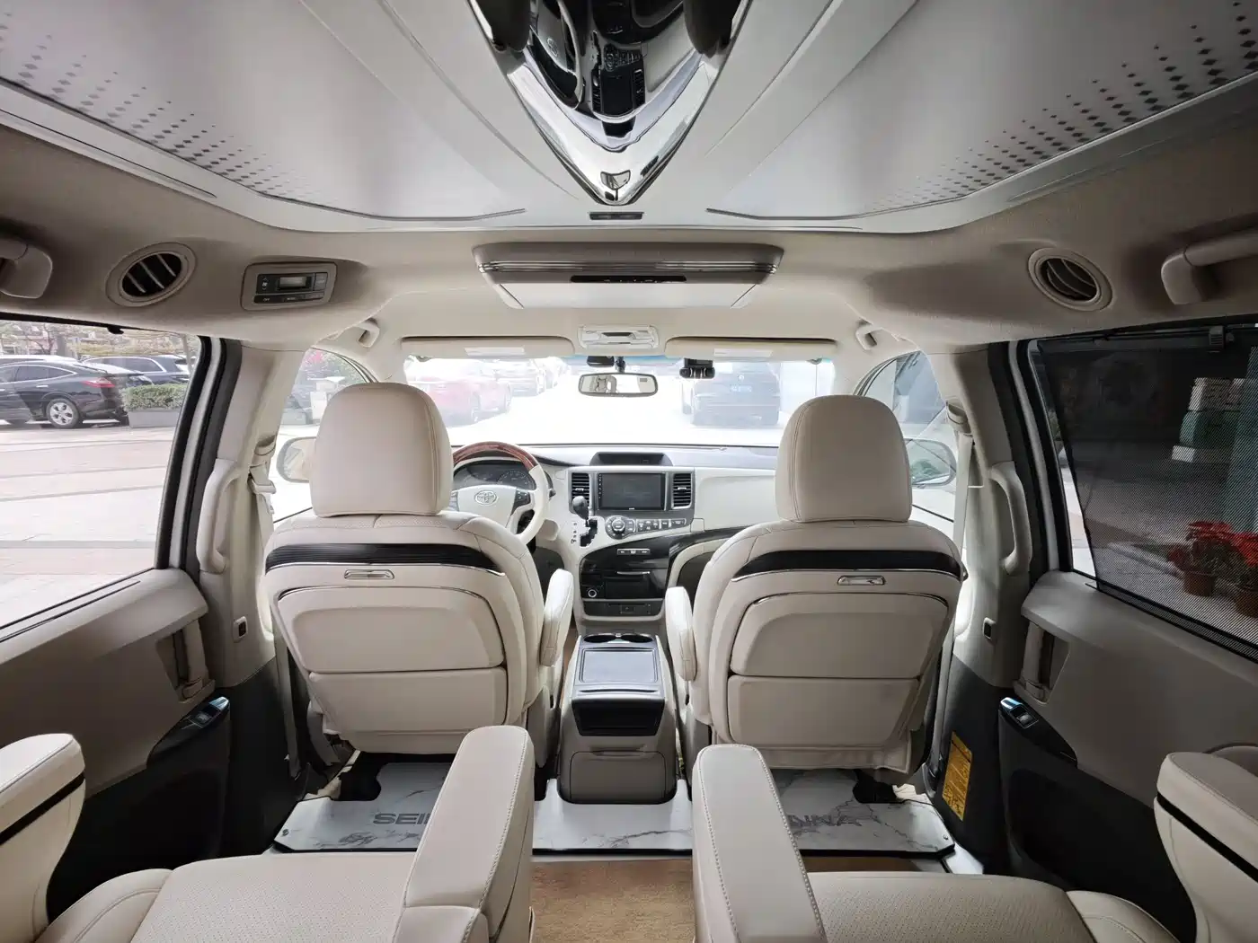 Toyota Sienna 2013 3.5L 4WD Automatic фото 14