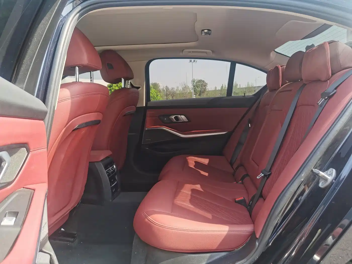 BMW 3 Series 2024 325Li M Sport Shadowline Package фото 19