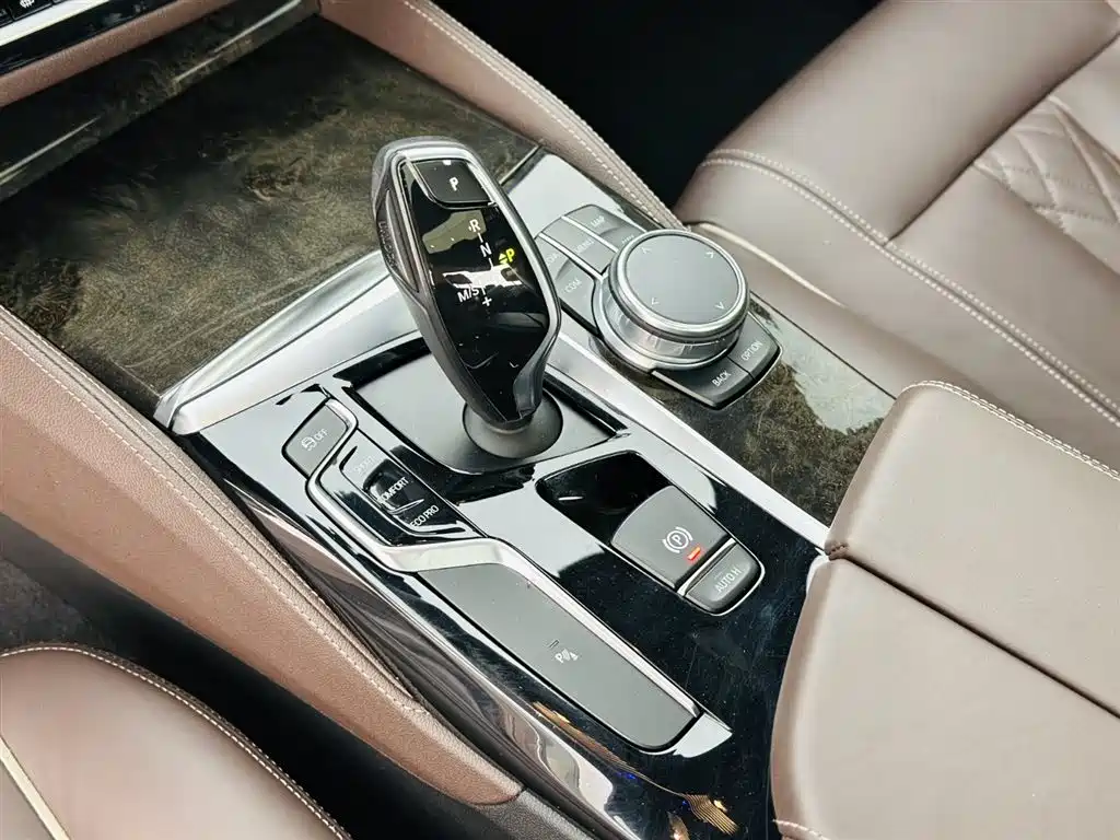 BMW 5 Series 2018 Facelift 530Li Leading M Sport Package фото 18