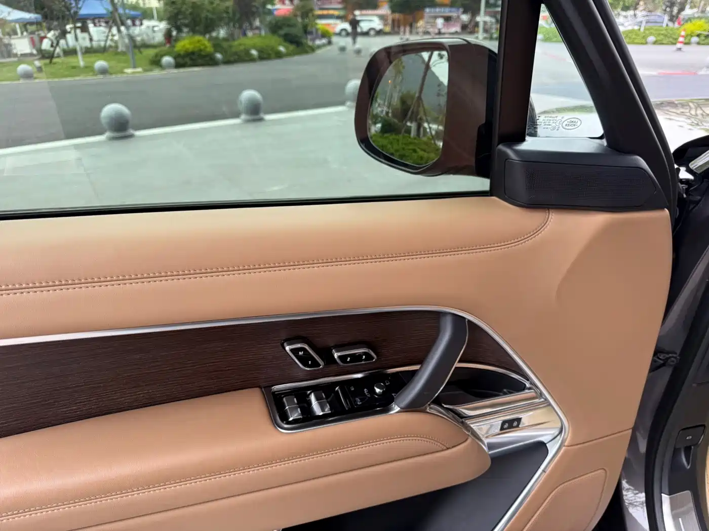 Land Rover Range Rover 2023 3.0 L6 400PS Genesis Extended Version фото 8
