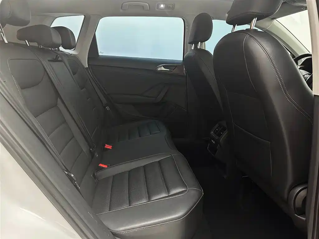 Volkswagen Tharu 2022 280TSI FWD Luxury Edition фото 23