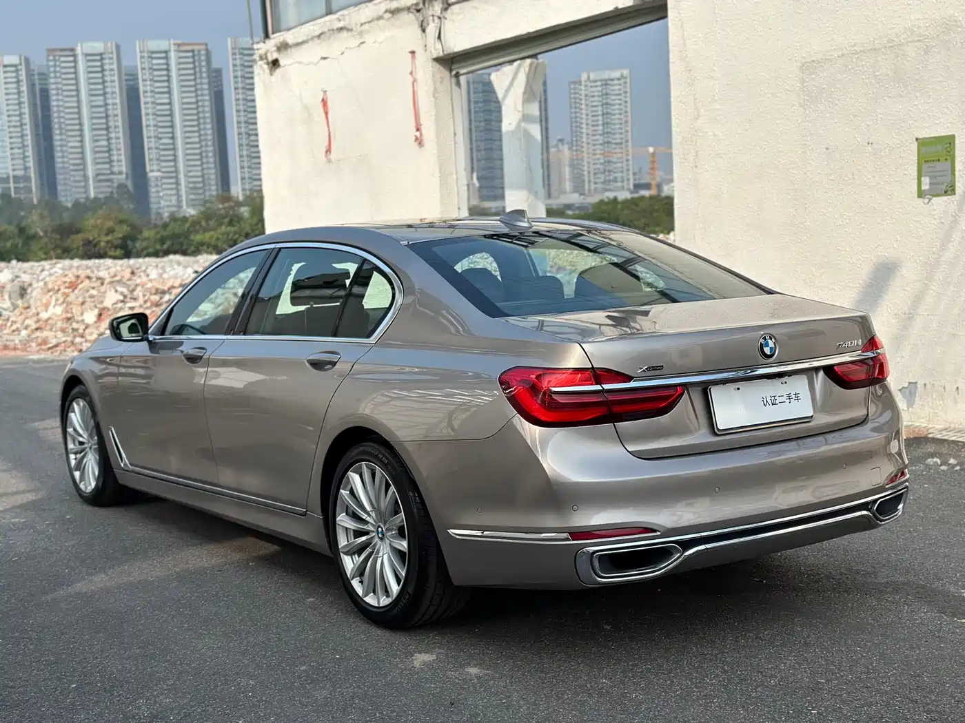 BMW 7 Series 2017 740Li xDrive Luxury Edition фото 23