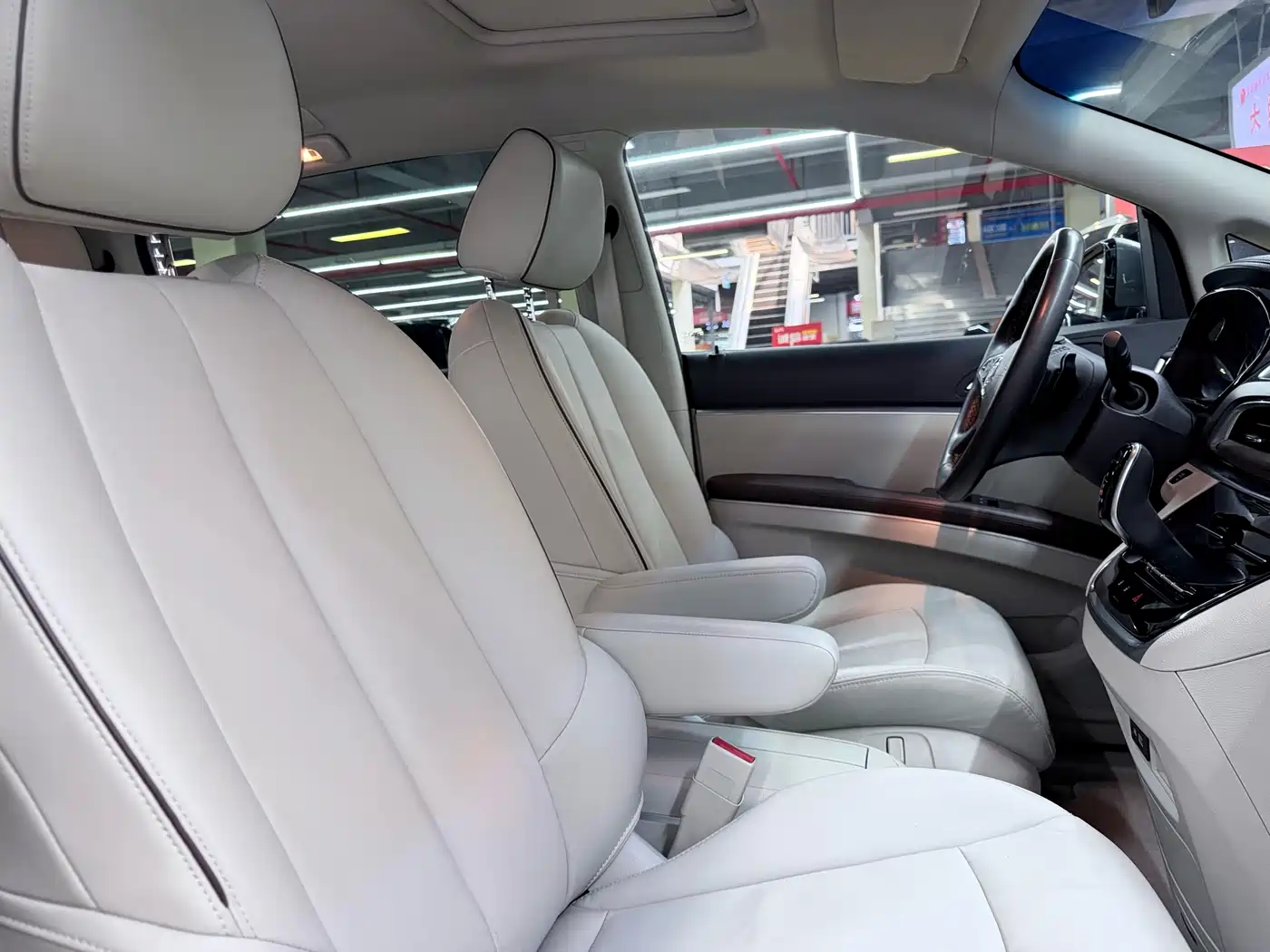 Buick GL8 2020 Model Land Business Class 652T Luxury фото 14