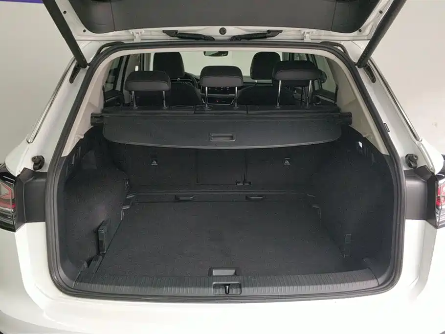 Volkswagen Tayron 2024 330TSI 2WD Luxury Plus Advanced фото 4
