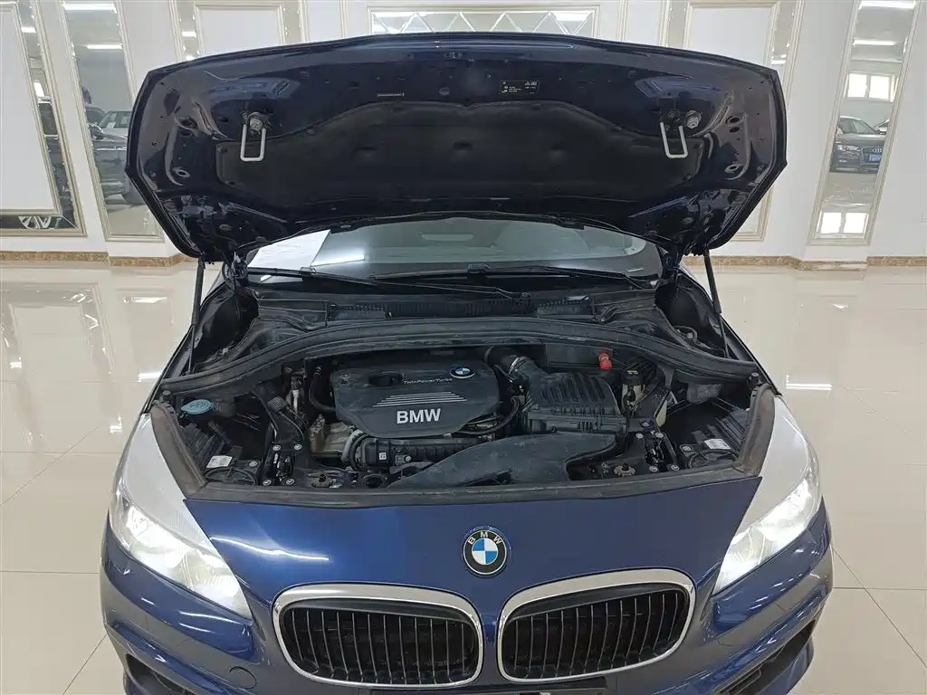 BMW 2 Series Touring 2016 218i Fashion Model фото 19