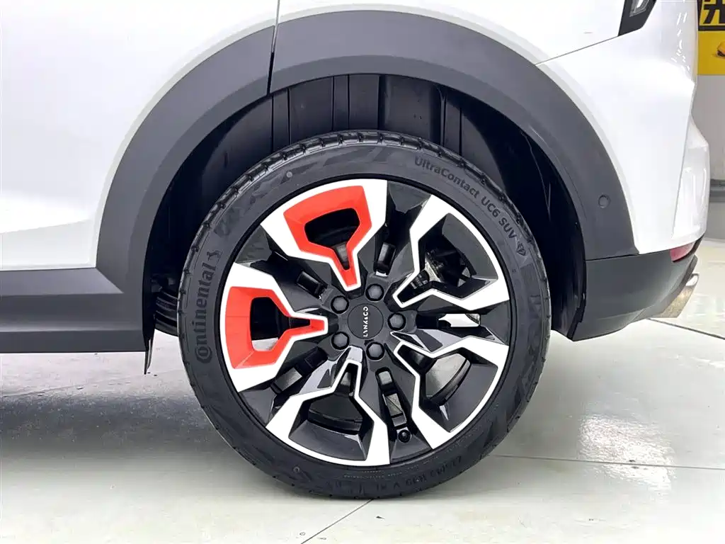 Lynk & Co 06 2020 1.5T Halo фото 7