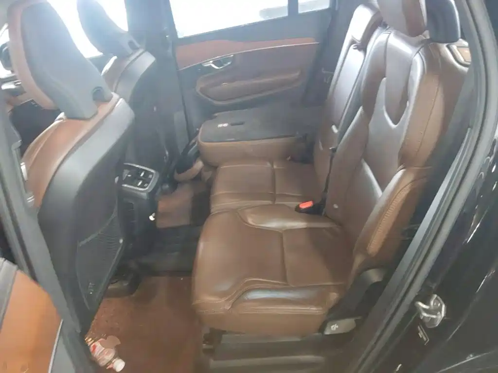 Фото 17 - Volvo XC90