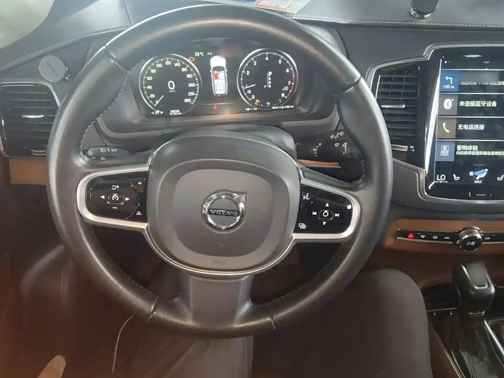 Фото 11 - Volvo XC90