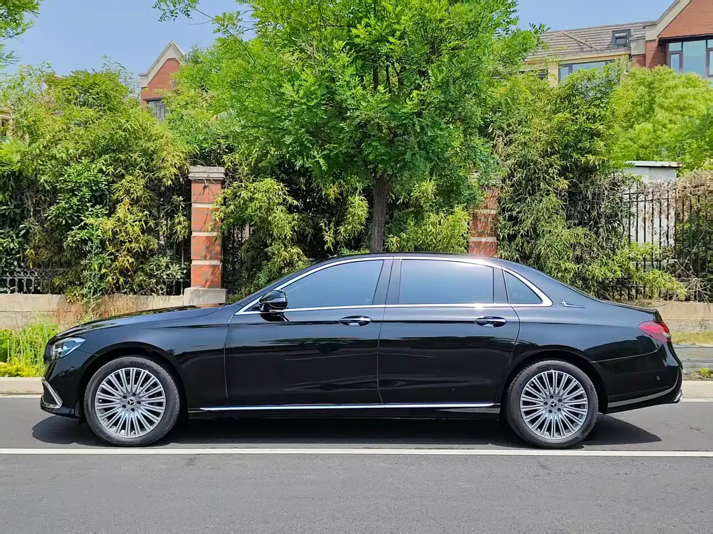 Mercedes-Benz E-Class 2022 Second Facelift E 300 L Luxury фото 19