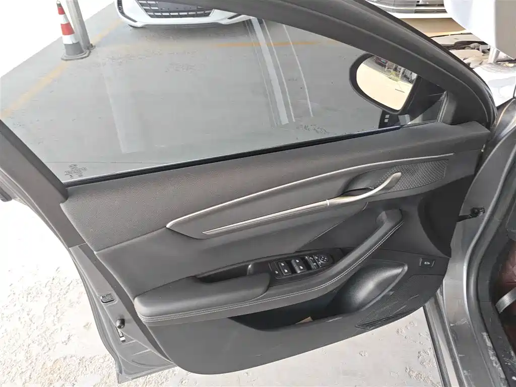 BYD Destroyer 05 2024 Glory Edition DM-i 120KM Luxury фото 17