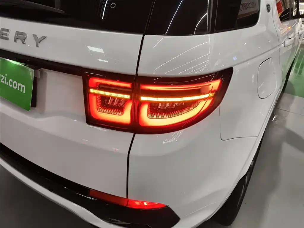 Land Rover Discovery Sport 2024 Performance Technology Edition фото 8