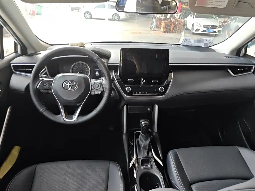 Toyota Frontlander 2022 2.0L CVT Luxury PLUS Edition фото 6