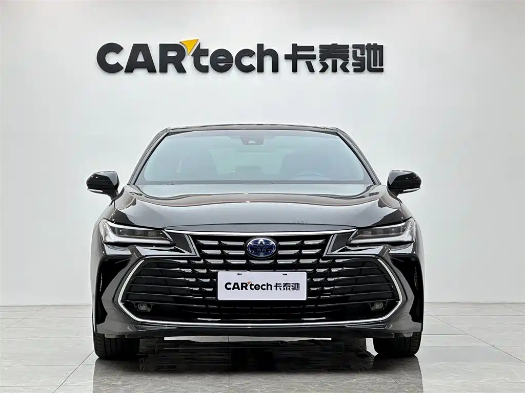 Toyota Avalon 2023 Hybrid 2.5L Luxury Edition фото 7