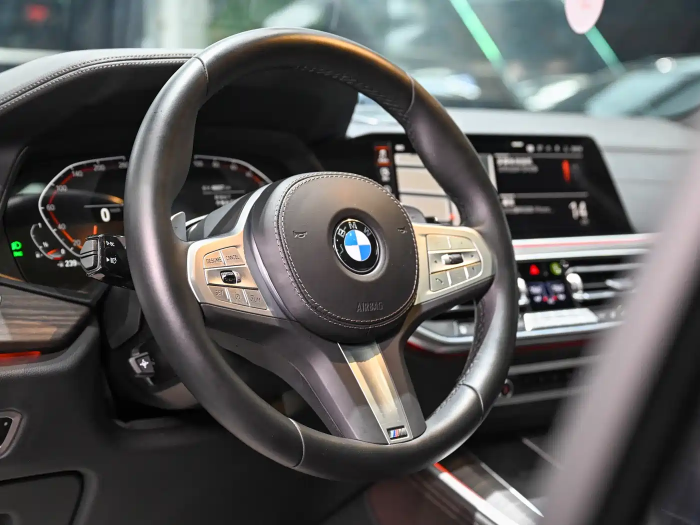 BMW X5 2022 Model xDrive 40Li M Sport Package фото 13
