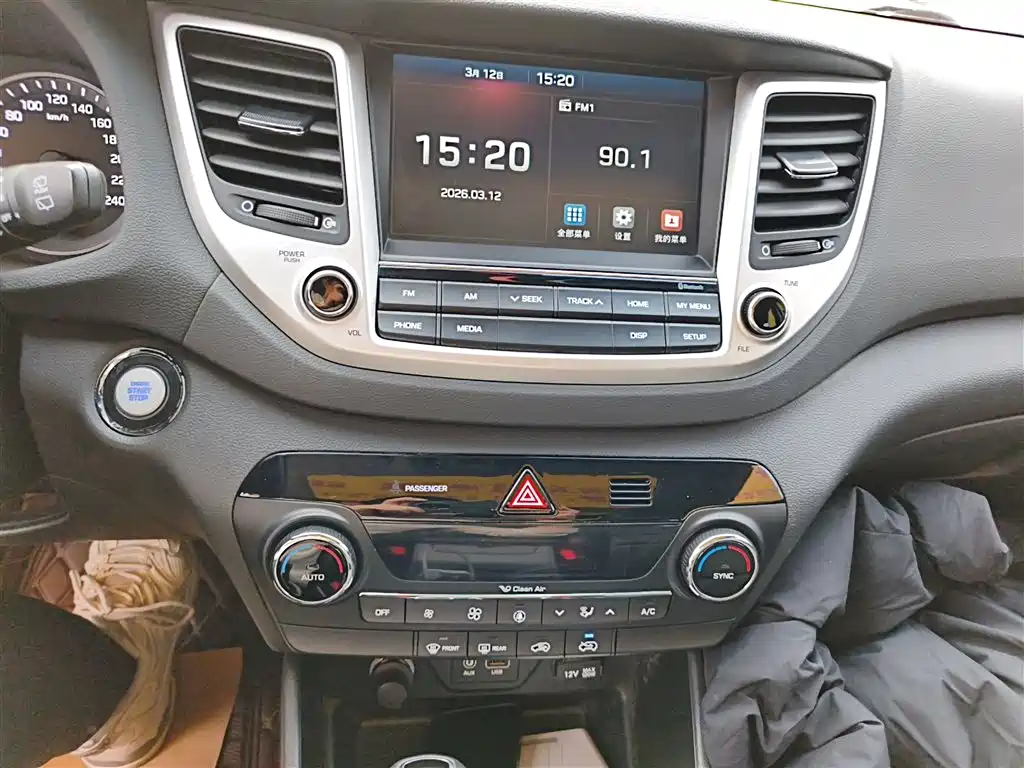 Hyundai Tucson 2018 1.6T DCT 2WD 15th Anniversary Special Edition фото 9