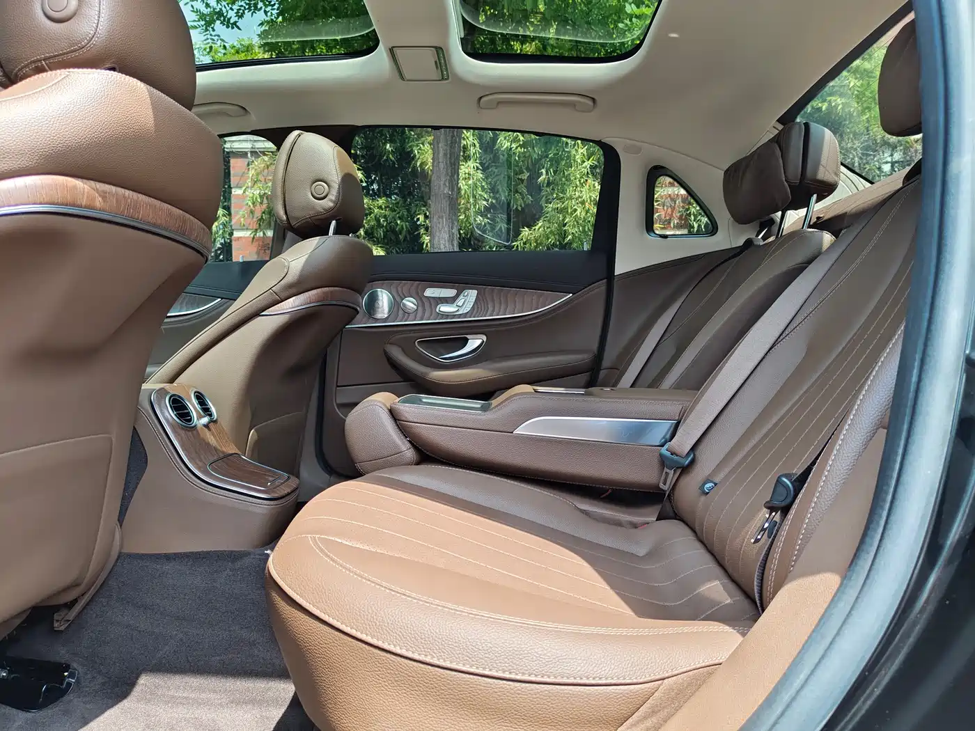 Mercedes-Benz E-Class 2022 Second Facelift E 300 L Luxury фото 26