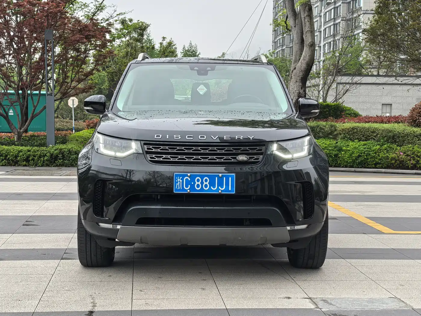 Land Rover Discovery 2017 3.0 SC V6 Launch Limited Edition фото 2