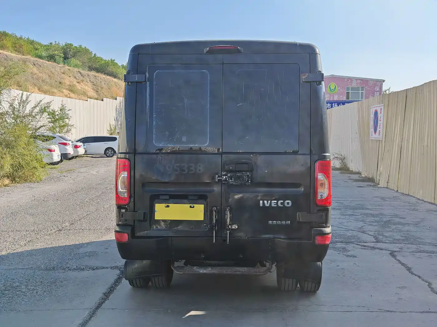 Iveco Bodhi 2018 2017 Model 2.5T Premium A32 Passenger Van Medium Roof 5-7 seater 47Z5