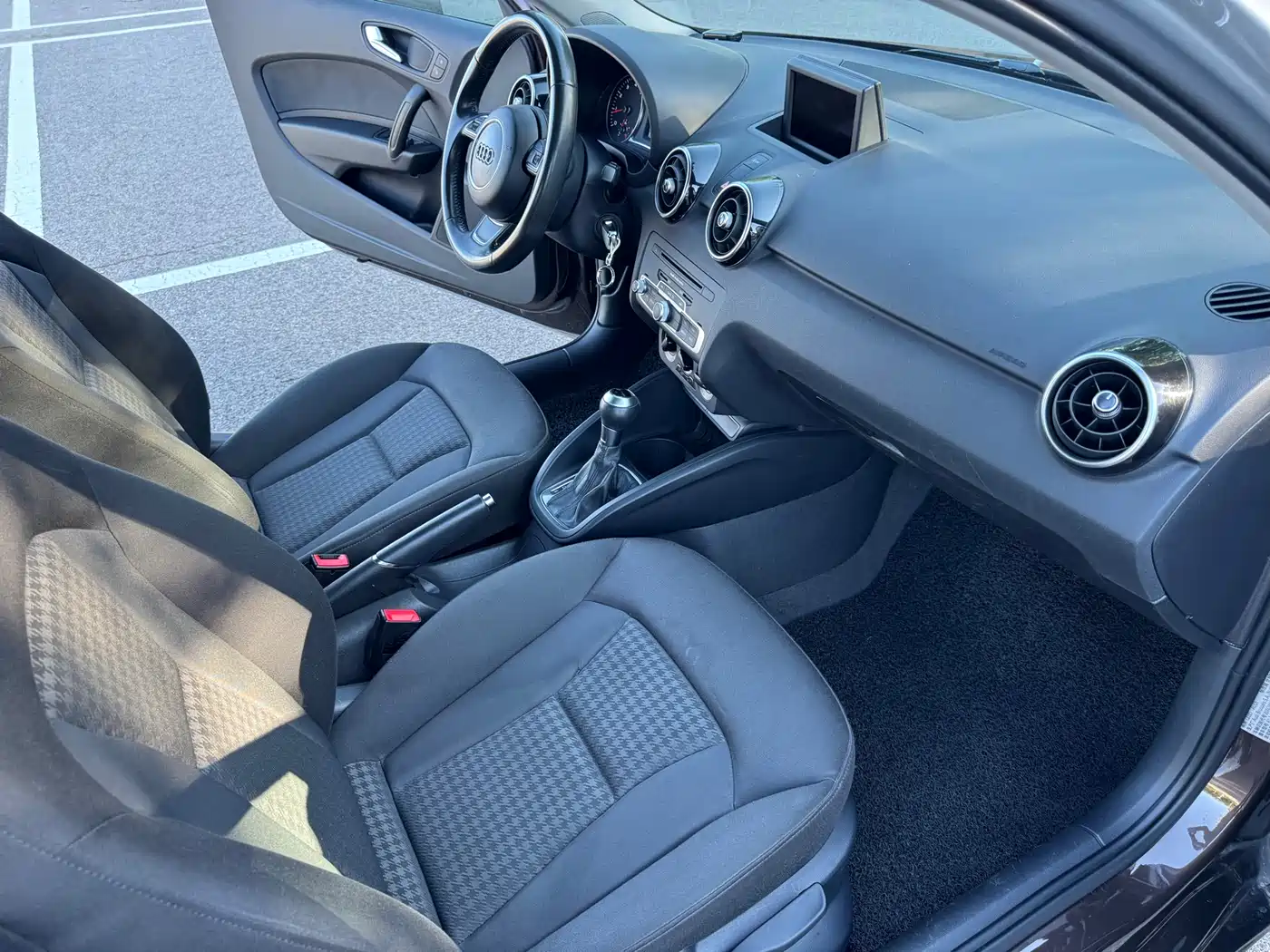 Audi A1 2012 1.4 TFSI Ego фото 12