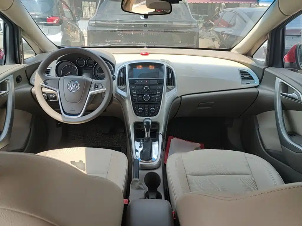 Фото 10 - Buick Excelle