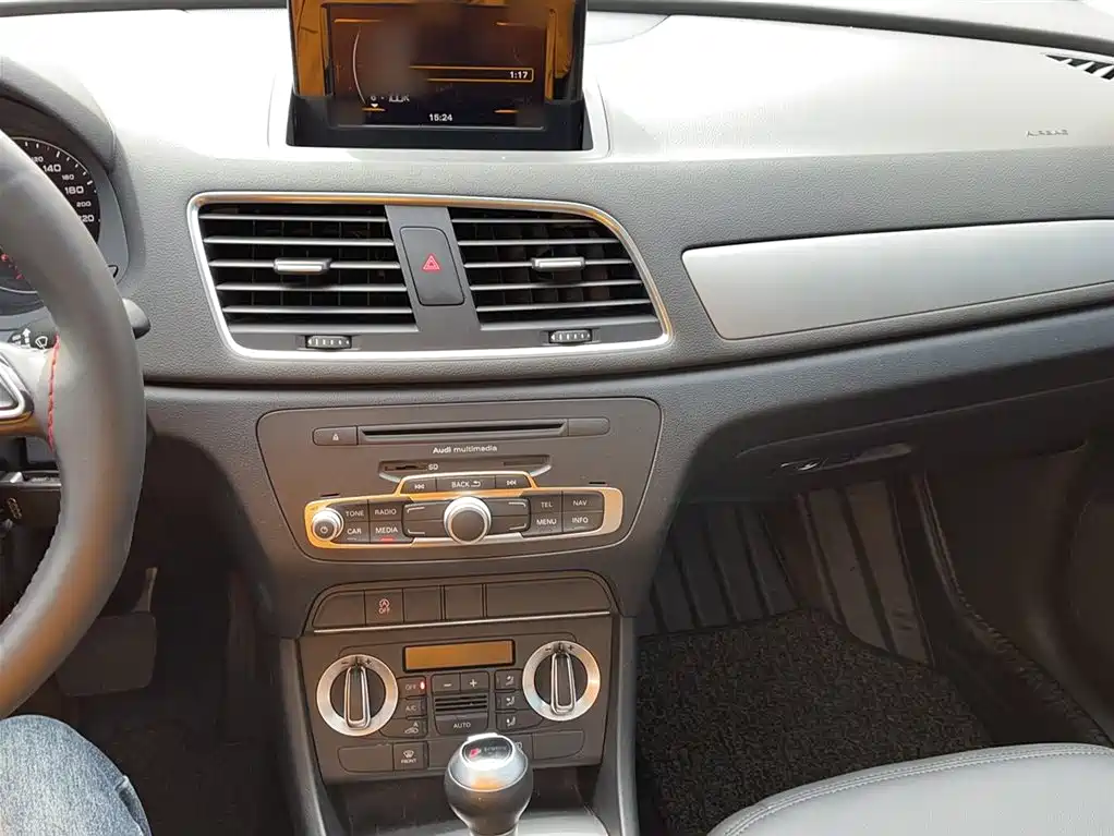Audi Q3 2015 35 TFSI Millionth Anniversary Intelligent Leader фото 9