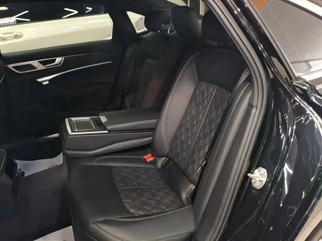 Audi A6L 2025 45 TFSI quattro Premium Sport фото 17