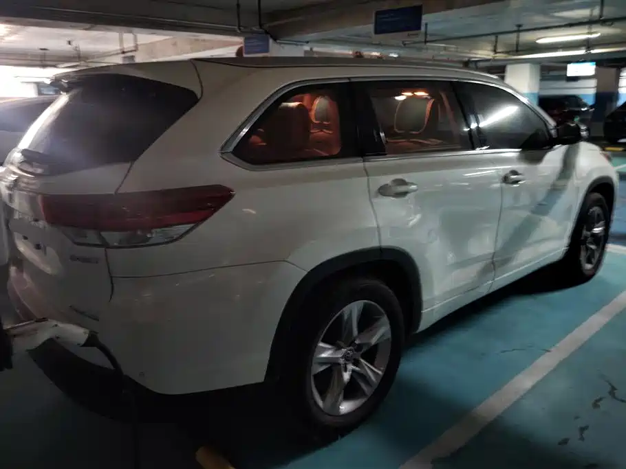 Toyota Highlander 2018 2.0T 4WD Premium 7-seater (China V) фото 3