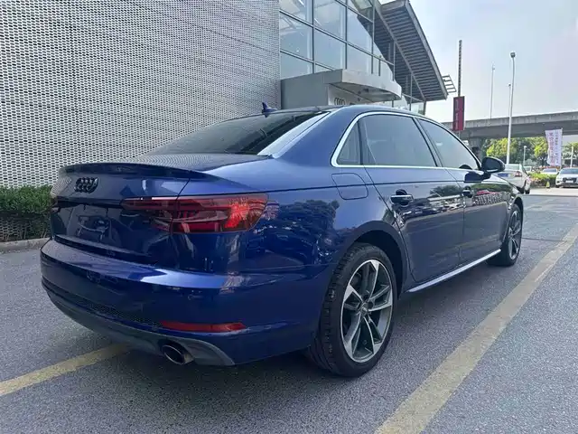 Audi A4L 2018 30th Anniversary 40 TFSI Fashion — фото 5