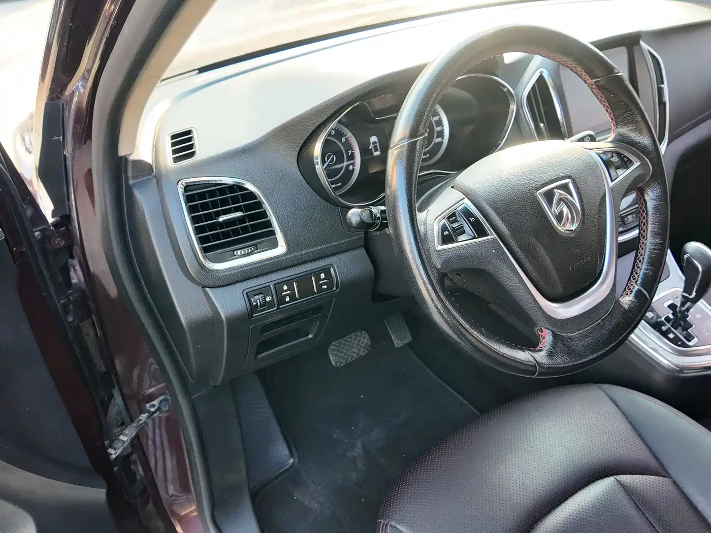 Baojun 560 2016 2016 1.8L iAMT Luxury