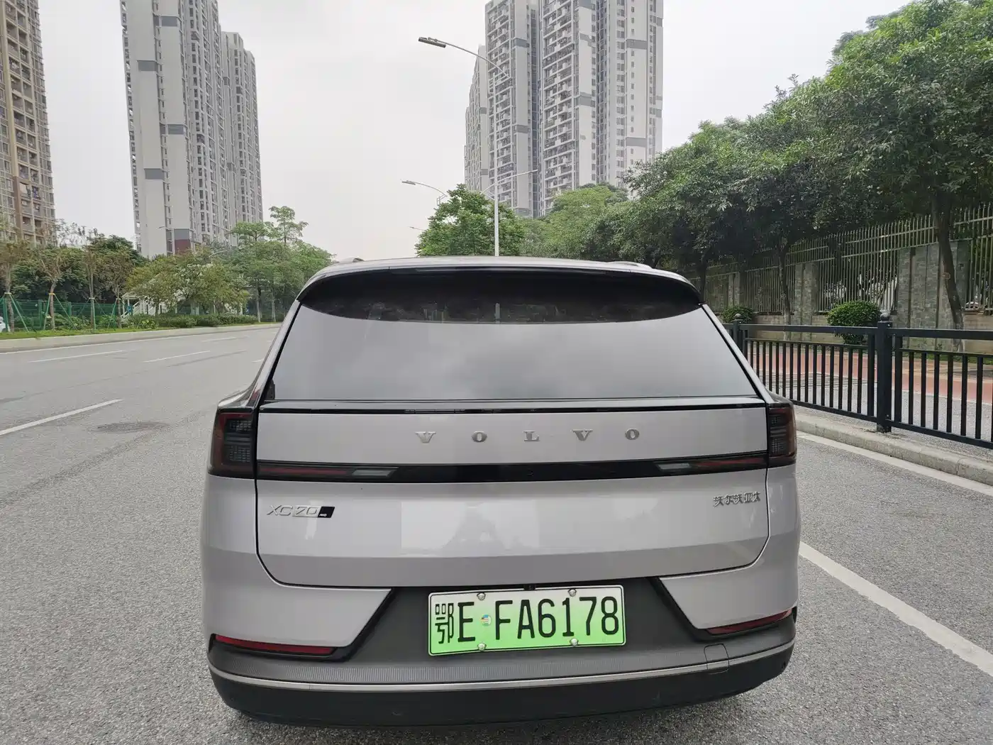 Volvo XC70 Plug-in Hybrid 2025 High-end Version фото 11