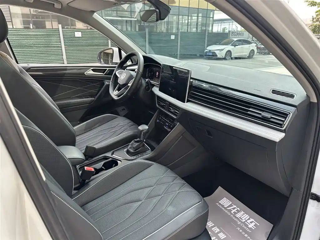 Volkswagen Tiguan L 2024 330TSI Automatic 2WD R-Line Premium Enjoyment Edition фото 22