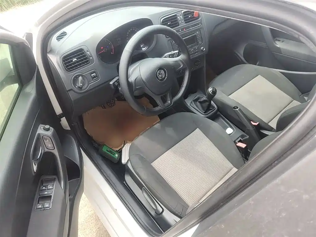 Volkswagen Polo 2016 1.4L Manual Trend фото 16