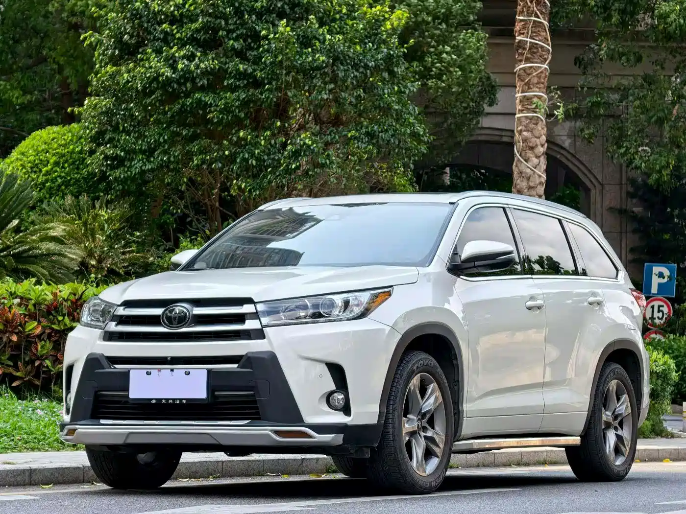 TOYOTA HIGHLANDER