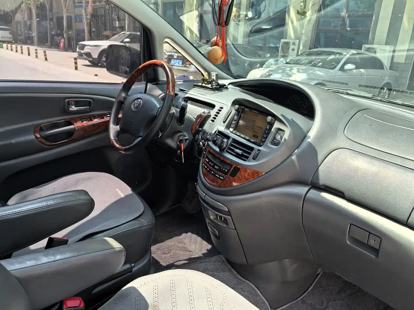 Toyota Previa 2004 2.4L AT фото 9